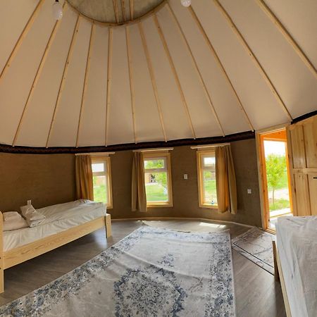 Bosogo Yurt Camp Hotell Bokonbayevo Eksteriør bilde