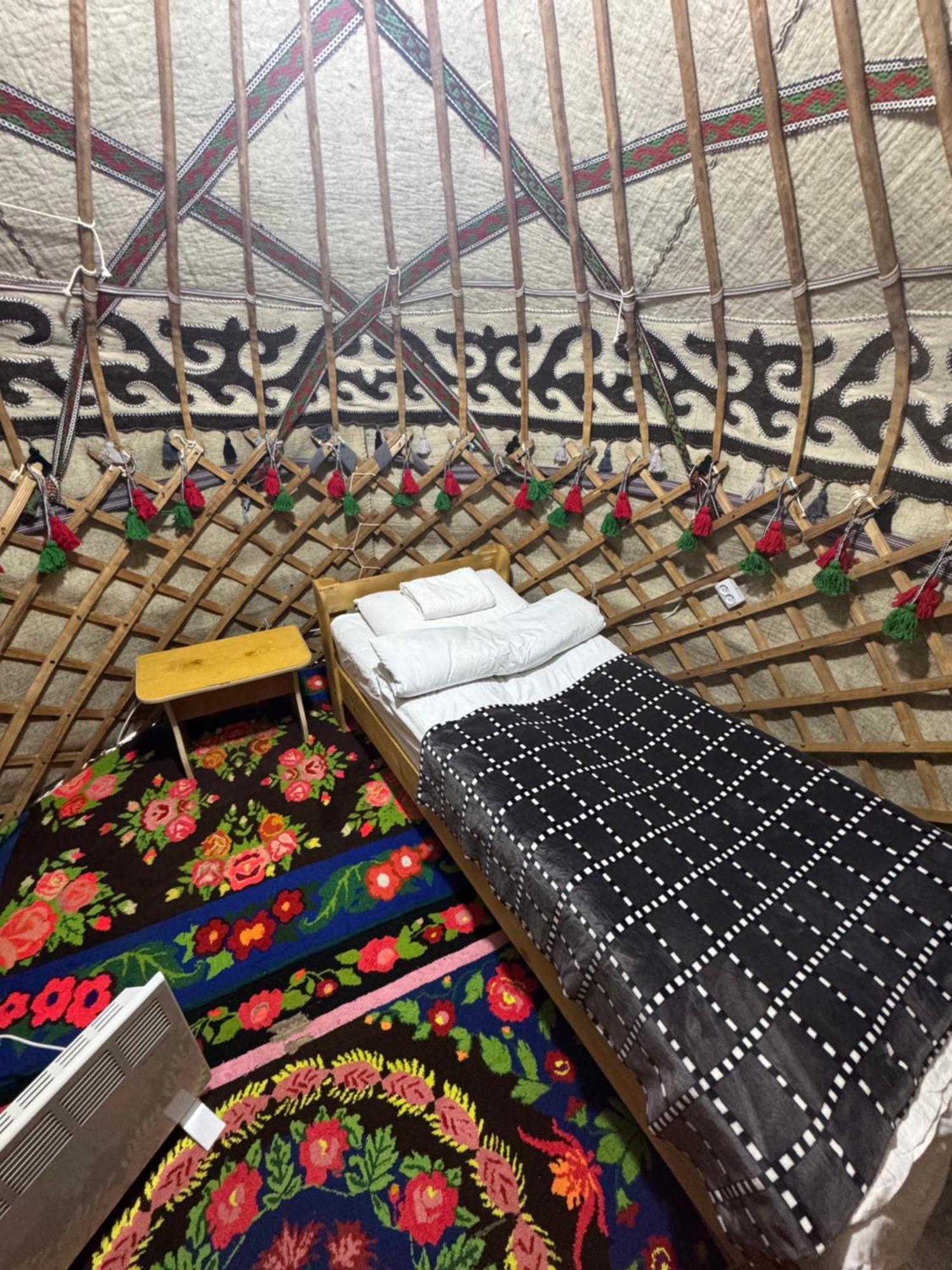 Bosogo Yurt Camp Hotell Bokonbayevo Eksteriør bilde