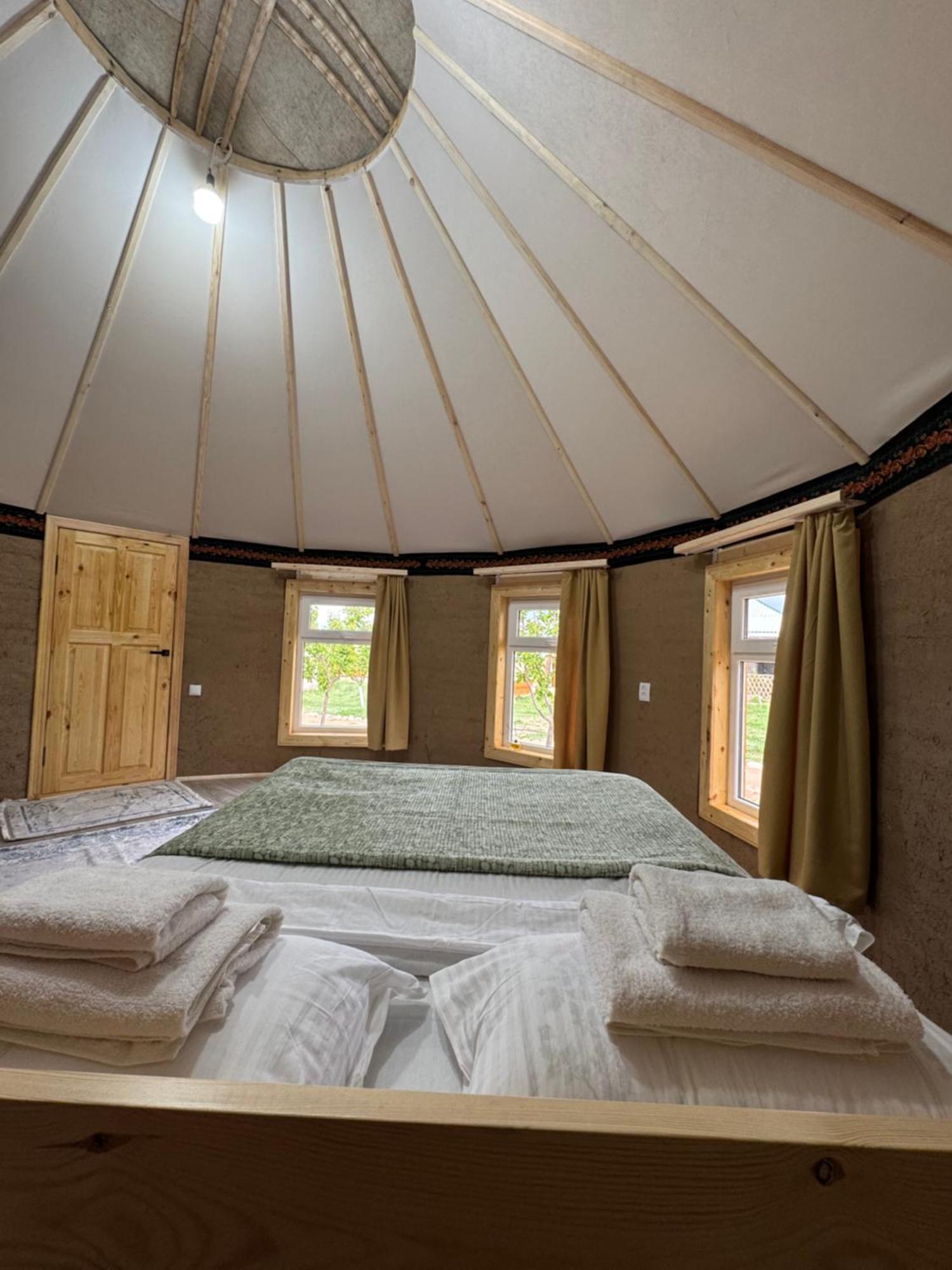 Bosogo Yurt Camp Hotell Bokonbayevo Eksteriør bilde